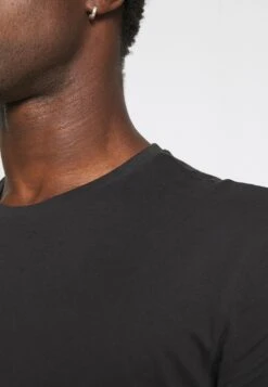 Pier One 3 Pack - T-Shirt Basic - Black/Mottled Dark Grey/Bordeaux -Pier One Winkel 04cd6e61680f434c97b57d78f55241fd