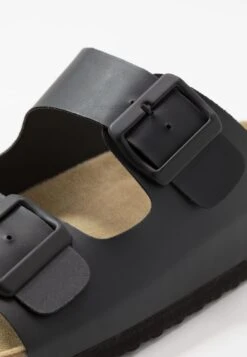 Pier One Unisex - Pantoffels - Black 15 Pier One Unisex - Pantoffels - Black -Pier One Winkel 2c1088e9c35241008f77393ded163426