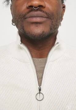 Pier One Vest - Off White -Pier One Winkel 4ec364bc28aa4ee59f70e4c7a176fe21