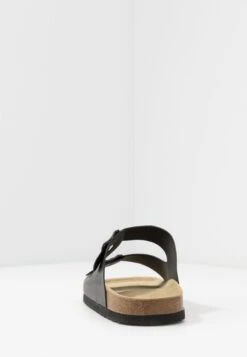 Pier One Unisex - Pantoffels - Black 12 Pier One Unisex - Pantoffels - Black -Pier One Winkel 6792cddf649c4c73afdf1fc19e95f07f