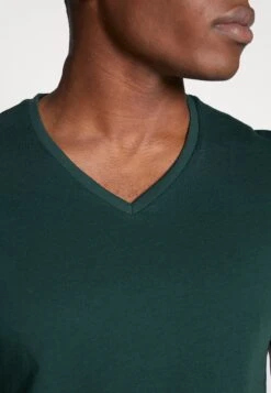 Pier One 3 Pack- T-Shirt Basic - Black, Grey, Green -Pier One Winkel 75d8e7abd9c649fe8ff382e42bf08591