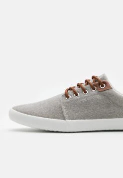 Pier One Unisex - Sneakers Laag - Light Grey -Pier One Winkel 8f5660aa856d43a69db14e309615dd5c