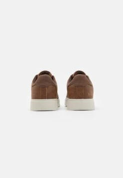 Pier One Unisex - Sneakers Laag - Cognac -Pier One Winkel 8fc46a00bfc54014b9ab0c4b860fd9e9