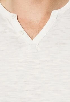 Pier One T-Shirt Basic - Off-White -Pier One Winkel 98d0da50953649dd880949f058c3b43f