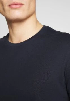 Pier One 2 Pack - T-Shirt Basic - White/Dark Blue 11 Pier One 2 Pack - T-Shirt Basic - White/Dark Blue -Pier One Winkel de6827f8d2cf4a2c856d09a9d7f8109d